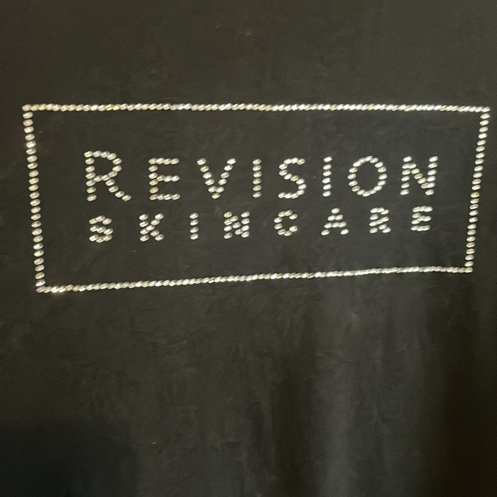 Black med revision rhinestone tee shirt. 20" APTAP